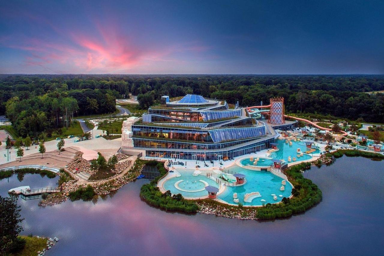 *DISNEYLAND/SERRIS*Emplacement de rêve Extérieur photo
